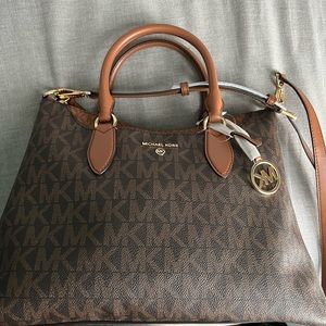 Micheal kors bag.